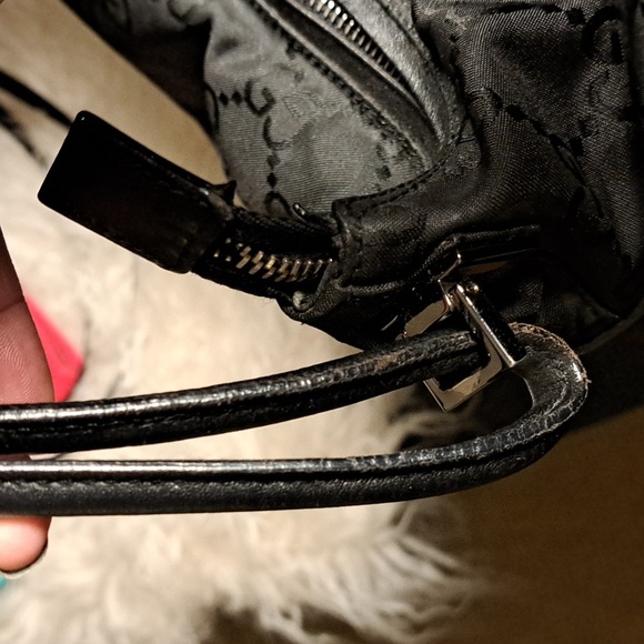 Gucci GG Canvas Shoulder Bag with COA EUC - Picture 17 of 17